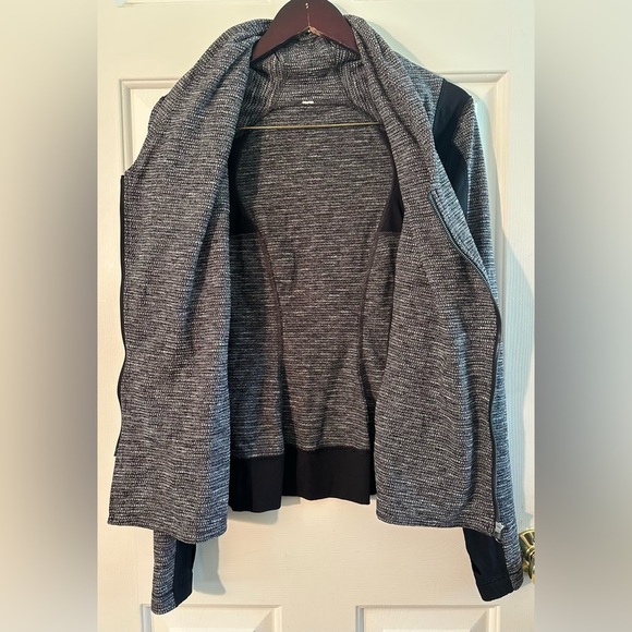 LULULEMON Bhakti Coco Pique Black Size 6 Double Zip Wrap Yoga Fitted Thumbholes - Picture 13 of 16